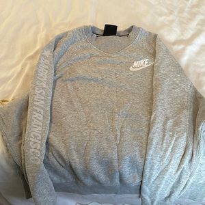 Nike x Barry’s bootcamp sweatshirt, lightly worn
